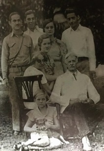 Oswald Raitt and family